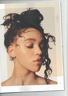 Fka Twigs, Her Eyes, Robert Pattinson, Drawing People, Hair Inspo, Style Icons, Hair Inspiration, Curly Hair, Pretty People