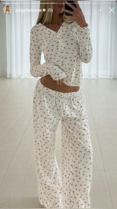 Cute Lounge Wear Aesthetic, Cute Aesthetic Pajamas, Sleep Wear Aesthetic, Wallpaper Wellness, Dairy Boy, Spiritual Girl, Aesthetic Pilates, Aesthetic Spiritual, Pj Outfit