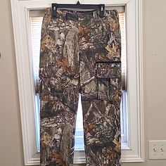 Realtree Pattern Camouflage, Edge Hunting Cargo Pants Size: Medium, But Are Cut Big For A Medium They Say 3234 But As I Stated They Run Biig Questions? Leave A Comment Below! Realtree Pants, Real Tree Camouflage, Hunting Pants, Hunting Camo, Camouflage Pants, Camo Cargo Pants, Outdoor Hunting, Realtree Camo, Camo Pants