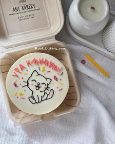 Бенто торт с кошкой Bento Pasta, Burger Pasta, Soccer Birthday Cakes, Birthday Cartoon, Funny Birthday Cakes, Mini Cakes Birthday, Bento Cake, Dog Cakes, Bunny Cake