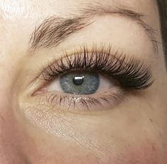 Individual Lash Extensions Styles, Wedding Eyelashes Extensions, Bridal Eyelash Extensions, 2023 Lash Extensions, Hybrid Eyelashes Extensions, Wedding Eyelash Extensions, Russian Eyelashes Extensions, Hybrid Lash Inspiration, Best Eyelash Extensions For Hooded Eyes