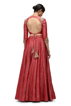 Radiant red munga silk woven lehenga with beaded embroidered drawstrings. Comes with a padded blouse and a chiffon silk dupatta with sequins work. - Aza Fashions Cape Lehenga, Lehenga And Blouse, Kurta Lehenga, Blouse Lehenga, Lehenga Pattern, Lehenga Dupatta, Padded Blouse, Radiant Red, Lehenga Skirt