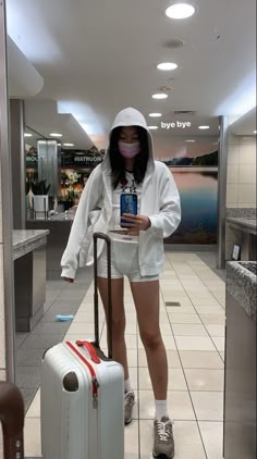 Trendy Airport Outfits, Airport Outfit Summer, Aesthetic Airport, Estilo Madison Beer, Outfit Airport, Airport Outfits