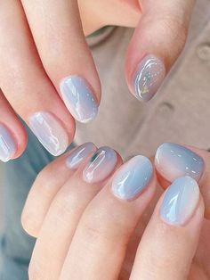 Korean blue ombre nails: icy blue and white Periwinkle Nails Designs Summer, Blue Nail Ombre, Seventeen Inspired Nails, Nails Blue Gradient, Blue Jelly Nails Korean, Icy Nails, Blue Jelly Nails Acrylic Korean, Blue Nail Gradient, Icy Blue Nails