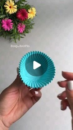 Cupcake Cups Crafts, Cupcake Paper Crafts, Origami Kids, Cupcake Liner Crafts, Cupcake Liner Flowers, Clothespin Diy Crafts, Paper Flowers Diy Easy, Flowers Craft