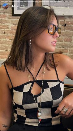 Short Length Hair With Layers Straight, Short Hair Cuts Black Hair, Medium Haircuts For Women Straight Hair, Short Brown Hair Straight, Shorter Haircuts For Women Round Faces, Short One Length Hair, Short Flat Hair, Face Framing Layers Short, Short Hair With Face Framing