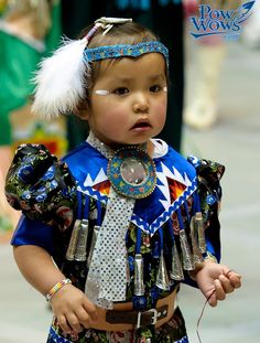 Jingle Dress Dancer, Native Child, Native American Dance, Native American Children, Wow Photo, Indian Pictures, Native American Pictures