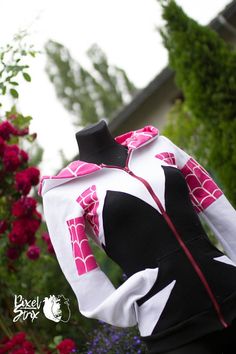 Gwen Hoodie Spidergirl Sweater, Spiderman And Gwen, Spider Gwen Costume, Hoodie Base, Spiderman Hoodie, Spiderman Outfit, Pink Spider, Hoodie Aesthetic, Gwen Stacy