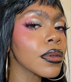 Pink Lips Makeup Look, Glossy Skin, Lip Makeup Looks, Black Skin Makeup, Black Editorial Makeup, Makeup Inspo Grunge, Green And Pink Makeup, Black And Pink Makeup, Pink And Black Makeup