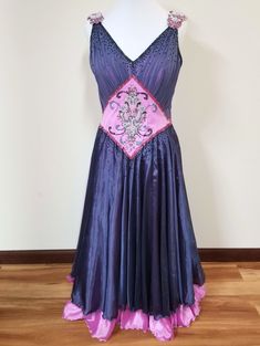 Victorian Rose Pink Fitted Gown With Sweetheart Neckline, Pink Fitted Gown For Fancy Dress, Fitted Lavender Dress For Wedding, Fitted Purple Gown With Sweetheart Neckline, Pink Party Dress With Fitted Waist, Pink Fitted Dress For Fancy Dress, Pink Fitted Dress For Fancy Dress Occasions, Fitted Pink Dress For Fancy Dress Occasion, Fitted Purple Formal Gown