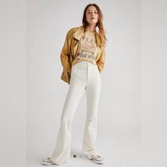 Nwt Jayde High Rise Flare. Rise: 12.5in = 31.75cm Waist: 28in = 71.12cm Inseam: 33.5in Fitted Cream Jeans For Fall, Retro White Pants For Fall, High Rise Cream Pants For Fall, Trendy Cream Bottoms For Fall, Jeans Pants Women, Free People Flare Jeans, Super Flare Jeans, High Rise Black Jeans, High Rise Flare Jeans