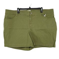 New With Tags, These Market & Spruce Women's Shorts Offer A Comfortable And Flexible Fit, Ideal For Casual Wear. The Blend Of Cotton And Spandex Ensures Durability And Stretch. Button And Zip Fly Closure Five-Pocket Design Green Color Size 24w Made In Vietnam Weight: 15 Oz Inseam: 4.5" Waist: 23.5" Rise: 13.5" Size: Womens 24w Condition: New With Tags Olive Green Shorts, Market And Spruce, Green Shorts, Pocket Design, Women's Shorts, Green Color, Green Colors, Olive Green, Vietnam