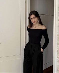 Off Shoulder Tops Outfit, Elegant Daily Outfit Casual, Black Off The Shoulder Top Outfit, Black Off Shoulder Top Outfit, Shein Winter Outfits, Formal Outfits For Women Parties, Off Shoulder Top Outfit, Winter Outfits Style, Classy Black Outfits