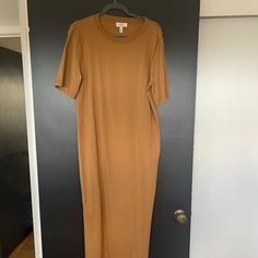 Golden Brown, Never Worn, Great Condition. Size Small, But Fits Like A Medium. Relaxed Fit Short Sleeve Maxi Dress For Fall, Oversized Brown Maxi Dress Casual, Casual Oversized Brown Maxi Dress, Oversized Brown Casual Maxi Dress, Oversized T-shirt Dress With Short Sleeves For Daywear, Brown Oversized Short Sleeve Dress, Oversized Brown Cotton T-shirt, Long Kaftan Dress, Pocket Maxi Dress