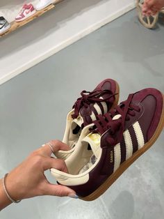 Fall Adidas Shoes, Adidas Samba Maroon, Autumn Shoes 2024, Maroon Sambas, Shoes Trend 2024, Maroon Adidas, Maroon Sneakers, Autumn Sneakers, Relatable Illustrations