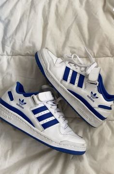 #adidas #aesthetic #luxury Adidas Forum Low Royal Blue, Sneakers Smart Casual, Adidas Aesthetic, Adidas White Shoes, Sneaker Adidas, Men's Adidas (men), Perfect Sneakers