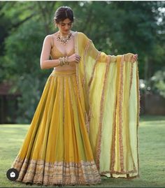 Engagement Lehenga Designs, Lehenga Haldi, Mehendi Lehenga, Lehenga Shopping, Engagement Lehenga, Indian Bridesmaid Dresses, Haldi Outfits, Haldi Outfit