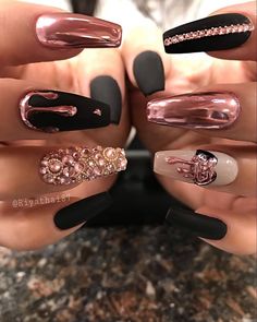 Bday Nails, Popular Nail Art, Chrome Nail Art, Gold Nail Art, Nails Square, Almond Nails Designs, Design Nails, Popular Nails, Nail Nail