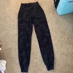 Never Worn Lululemon Jogger Leggings Lulu Lemon Dance Studio Pants, Lululemon Align Joggers Outfit, Align Jogger Outfit, Lulu Joggers Outfit, Lulu Lemon Pants, Lulu Joggers, Lululemon Sweatpants, School Wishlist, Jogger Leggings