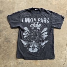 Vintage Linkin Park Rock Band Tee T Shirt M Aop All Over Print 00s Y2k In Good Vintage Condition Doubles Stitched Vintage Fade Good Graphic Pin Holes As Pictured Chest: 19 Length: 27 Linkin Park Shirt, Vintage Rock Shirt, Marina City, Rock Band Tees, Metal Shirts, Vintage Rock, Cool Outfits For Men, Rock Shirts, Band Merch