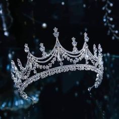 The Baroque Luxury Crystal Chandelier Bridal Tiara Is A Sheer Pleasure To Behold! This Tiara Is Perfect For The Bling And Glam Bride. Height: 3 Inches Width: 16 Inches Quinceanera Crown, Bridal Crown Tiara, Hair Accessories Tiara, Crystal Crown Wedding, Pageant Crowns, Bridal Tiaras, Rhinestone Headpiece, Wedding Hair Headband, Crystal Bridal Tiaras