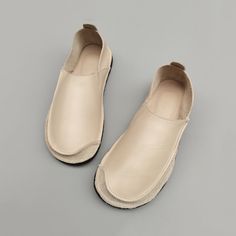 Slip-on Flat Slippers With Leather Sole, Versatile Leather Slip-on Flats, Elegant Leather Lined Slip-on Flats, Beige Slip-on Flat Leather Shoes, Comfortable Non-slip Leather Slippers, Leather Flat Shoes, Comfortable Flats, Round Toe Heels, Effortless Elegance