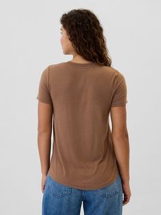 Luxe jersey knit. Short sleeves. Crewneck. #434779 Knit Short, Knit Jersey, Gap, Short Sleeves, Crew Neck, T Shirts For Women, Knitting, T Shirt