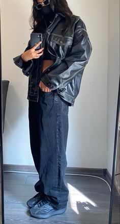 Yeezy 700 Black Outfit, Yeezy Style Women, Yeezy Outfit Women Fashion Styles, Dark Aesthetic Winter Outfits, Kanye West Aesthetic Outfits, Yeezy Aesthetic Outfits, Yeezy700 Outfit, 700v3 Outfit, Leather Outfits Aesthetic