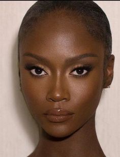 Dark Skin Natural Makeup Black Women, Airbrushed Makeup Look, Dominiquecore Aesthetic, Black Women Eye Makeup, Dark Skin Makeup Natural Simple, No Make Up Make Up Look Black Women, Maquillaje Aesthetic Natural, Natural Beat Makeup, Soft Prom Makeup