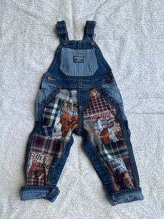 Cute hunting style overalls! Oshkosh overalls with added flannel and fabric patches!  Perfect for a future little hunter! 12 months. Overalls With Flannel, Osh Kosh Overalls, Hunting Style, Oshkosh Overalls, Style Overalls, Kids Overalls, Jeans Overall, Altering Clothes, Refashion Clothes