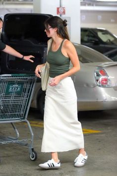 Turkey Fits, Adidas Samba Outfits, Samba Outfits, Adidas Samba Outfit, Kendall Jenner Street Style, Samba Outfit, Look Adidas, Ideas Clothes, Kendall Style