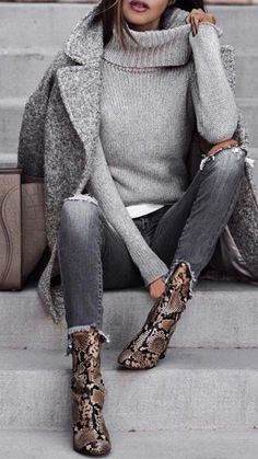 10 Winter Outfits, Trendy Winter Fashion, Fall Fashion Coats, Casual Chic Outfits, Print Boots, Wool Winter Coat, Casual Chic Outfit, Snakeskin Print, Casual Winter Outfits