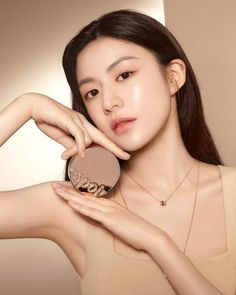 Go Younjung, Skincare Products Photography, Photoshoot Makeup, Beauty Photoshoot, Beauty Products Photography, Beauty Shoot, Photoshoot Concept, Jewelry Model