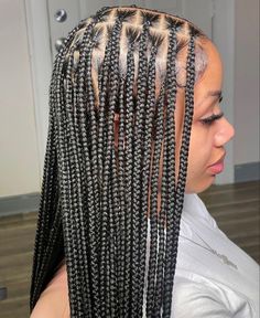 Box Braids Mixed Colors, Colors Box Braids, Low Bun Hair, Box Braids Knotless, Braids Hairstyles For Black Women, Box Braid Hair, Small Box Braids, Pretty Braids, Black Ponytail Hairstyles