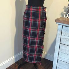 Vintage New With Tags From Lord And Taylor Size 4 Waist 26" Length 33.5" Wool Wrap Skirt, Black Midi Pencil Skirt, Long Plaid Skirt, Belted Midi Skirt, Midi Skirt Casual, Plaid Wool Skirt, Tartan Skirt, Black And White Skirt, Black Houndstooth