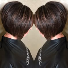 Short Highlighted Bob, Medium Angled Bob, Medium Stacked Haircuts, Short Stacked Hair, Pixie Haircut Ideas, Angled Bob Hairstyles, Stacked Hair, Hair Romance, Stacked Bob