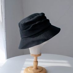 Cute bucket hat! Perfect for daily wear! It is nicely crafted with premium quality of cotton and linen!An ideal gift for her!Specifications-Material: 100% linen-Adult size: M:size is about 56- 58 cmL: size is about 58-60 cmCustom: Please DM for any custom order.