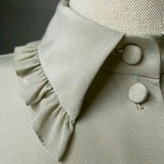 Detail Couture, Sewing Collars, Dress Sewing Tutorials, Neck Designs For Suits, Trendy Shirt Designs, Fashion Design Patterns, Unique Blouse Designs, Dress Design Patterns