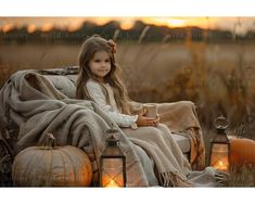 Fall Mini Shoot, Pumpkin Patch Photography, Pumpkin Backdrop, Fall Photo Props, Fall Ceremony, Fall Family Portraits, Fall Portraits, Fall Mini Sessions, Pumpkin Photos