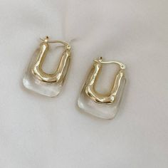 Gold Clear Glass Acrylic Geometric Hoops Brand New And Never Worn. Features A Gold Tone Metal, Clear Acrylic That Appears Like Glass, Wavy U Geometric Shape, And Hoop Style. Comes With Little Gift Box. 4534 Straw Earrings, Clear Jewelry, White Topaz Earrings, Wire Hoop Earrings, Vintage Givenchy, Bone Jewelry, Heart Hoop Earrings, Bar Stud Earrings, Onyx Earrings