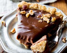 C’est une très très bonne tarte, bien crémeuse, avec du Nutella et une croûte aux noisettes. Vous pouvez la préparer à l’avance pour les fêtes! Nutella Pizza, Nutella Lover, Nutella Cheesecake, Whoopie Pie, Buttery Shortbread Cookies, Frozen Puff Pastry, Chocolate Cheesecake