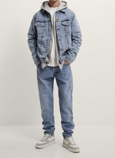 Oversized Denim Jacket Outfit Men, Demin Jacket Outfits Men, Men Jean Jacket Outfits, Denim Jacket Outfit Winter, Blue Denim Jacket Outfit, Jean Jacket Outfits Men, Denim Jacket Men Outfit, Oversized Denim Jacket Outfit, Blue Jeans Outfit Men