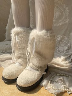 Embrace the chill with our White Sweet Bowknots Winter Faux Fur Leg Warmers. These cozy leg warmers are adorned with delicate bowknots, adding a touch of sweetness to your winter ensemble. Crafted from plush faux fur, they offer both warmth and style. Casual Winter Leg Warmers For Party, Faux Fur Leg Warmers, Kawaii Leg Warmers, Male Steampunk, Fur Leg Warmers, Steampunk Fashion Female, Steampunk Fashion Male, Gothic Skirts, Pink Plaid