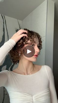 5.3M views · 260K reactions | Bunu bir sonraki duş sonrası için kaydet!! Güzel lüleler için doğru tarama tekniği en önemli adımlardan biri🔐

#curkyhair #curlyhairstyles #curlyhairroutine #brushstyling #naturalhair | İrem Su Kahramantürk | iremsukhrmntrk · Original audio Hair Diy, Curly Hair Tips, Diy Hairstyles, Hair Hacks, Curly Hair, Curly Hair Styles, Audio, Hair Styles, Hair