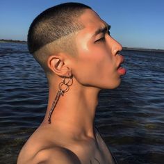 Buzz Cut Boys, Short Punk Hair, Buzz Cut Hairstyles, Mens Nails, Asian Boy, Black Men Hairstyles, Punk Hair, Face Photography, Aesthetic People