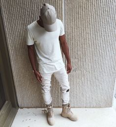 Neutral Boots, Male Outfits, Der Gentleman, Jeans Outfit Men, White Jeans Men, Summer Party Outfit, White Jeans Outfit, Mens Gear, Nice Outfits