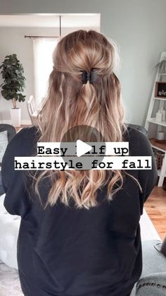 Easy Hair Tutorials | Hairstyles | Hair Growth on Instagram: "This fall hairstyle is so easy + so good!! 👏🏻 Be sure to save it so you can come back to it later. 💯

For those of you that are new here, I’m Mandi, your virtual hair bestie! Here to help you with easy ways to style, manage and grow your hair! 🎉 

If you need any hair help at all, grab my 🆓 hair consult in my profile and I’ll send you your own customized product regimen and routine for your specific needs and hair type! 💁🏼‍♀️ 

Hugs + Happy Hair 🥂

#hairhack #hairstyles #hairstyle #halfup #halfuphalfdown #halfuphalfdownhairstyle #clawclip #clawcliphairstyle #easyhair #easyhairstyles #easyhairstyle #fallhair #hairtrends" Western Hairstyles, Hairstyle Ponytail, Rodeo Baby, Kid Hair, Easy Hairdos, Bobby Pin Hairstyles, Hairstyle Tutorials