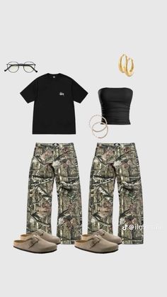 Cute Boyfriend Outfits, Matching Camo Couple Outfits, Baggy Matching Outfits, Matching Couple Outfits Baggy, Matching Cargo Pants Outfit Couple, Outfits To Match With Your Boyfriend, Matching Outfits With Bf, Cute Bf And Gf Matching Outfits, Boyfriend Girlfriend Matching Outfits