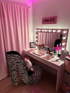 Bbxtchz on IG 🎀🦓✨ 2010 Room Decor, Y2k Vanity Ideas, 2000s Bedroom Aesthetic Y2k, 2000s Themed Room, 2002 Bedroom, 2000s Room Aesthetic Pink, 200s Bedroom, Cute Y2k Room, Mc Bling Room