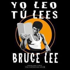 an image of a man holding a book in front of him with the words yo leo tu